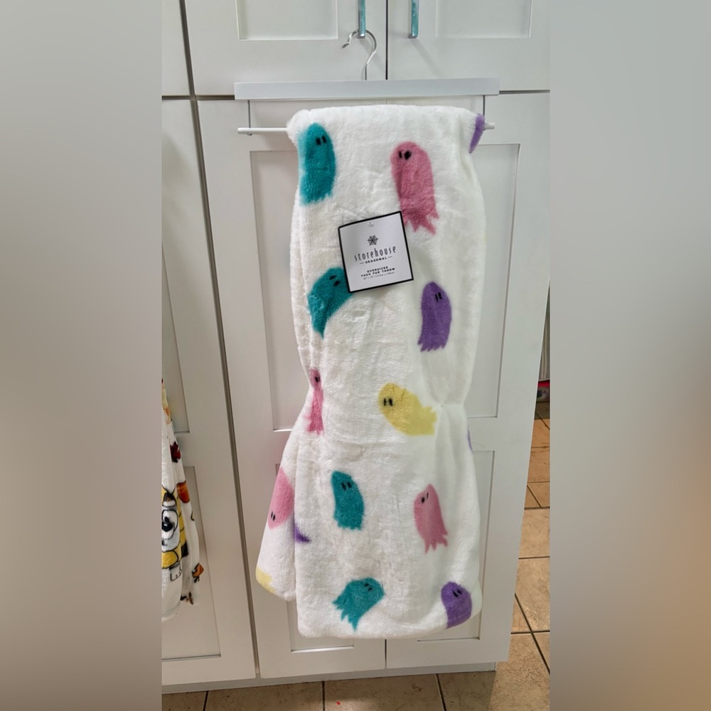 Halloween Multicolor Ghost Pattern Faux fur Throw Blanket